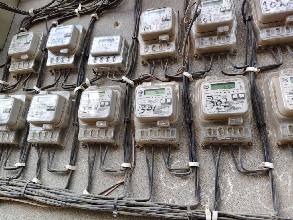 Țara URIAȘĂ: Oprire de curent electric, 2 ore/zi, din cauza crizei