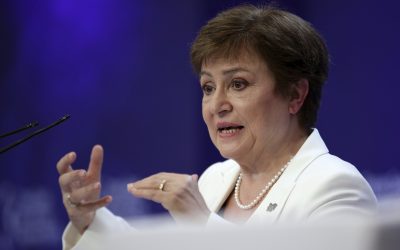 FMI: Ce riscuri văd experții pentru finanțele globale în 7 puncte-cheie