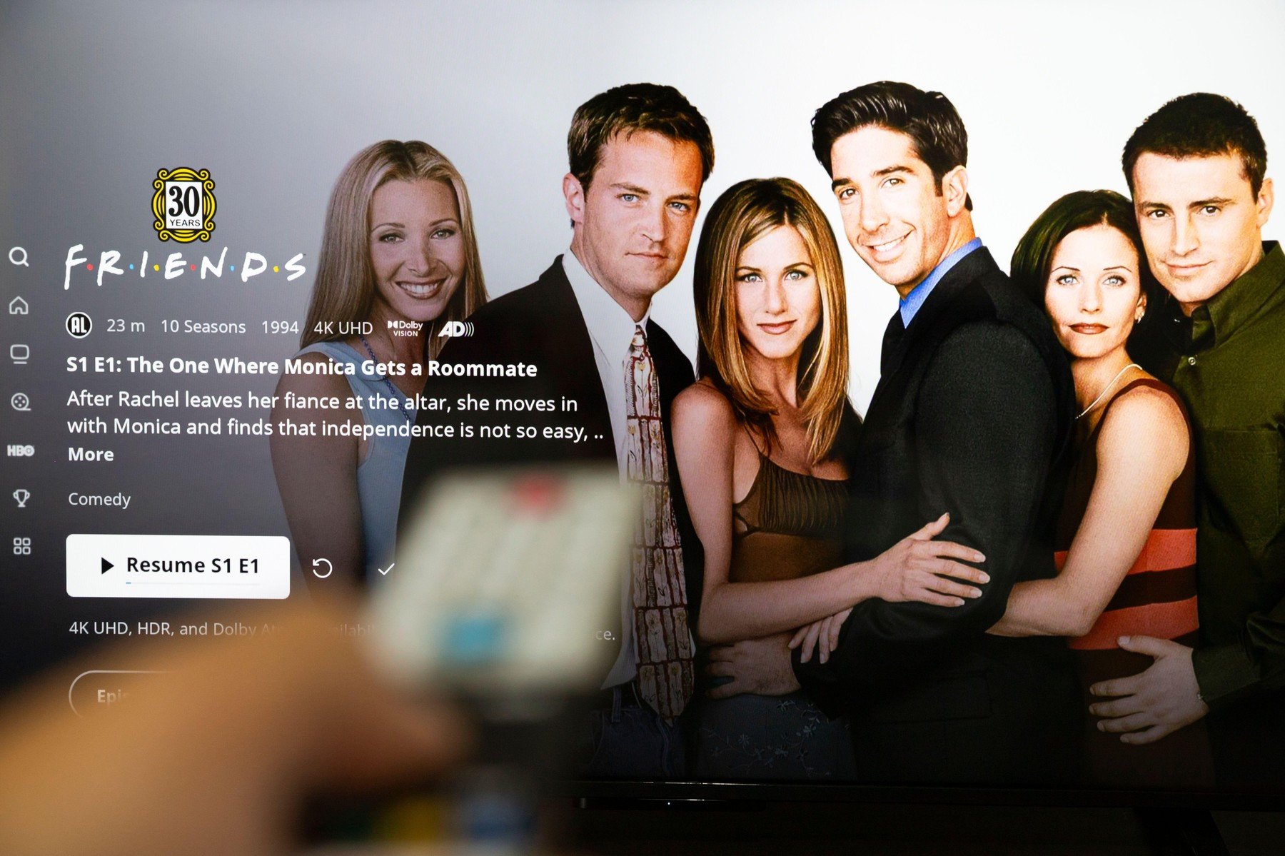 Durata filmărilor pentru „Friends”: Un Maratoń pe Măsură Filmările pentru serialul fenomen „Friends” erau un proces de durată, dezvăluie actrița Lisa Kudrow, interpretă a personajului Phoebe Buffay