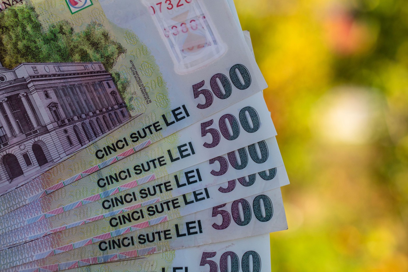 Calificările în domeniul cosmeticii devin din ce în ce mai accesibile și profitabile pentru tot mai mulți români, arată ultimul studiu