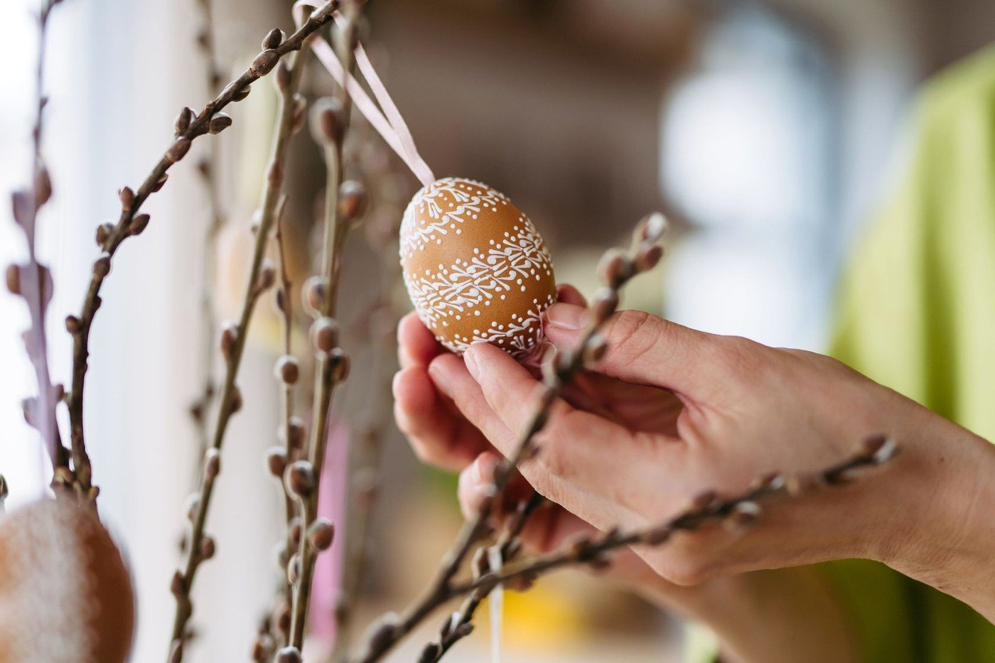 Floriile, sărbătoare creștină ce marchează intrarea lui Iisus Hristos în Ierusalim, reprezintă nu doar un moment de celebrare religioasă, ci și o ocazie pentru români de a-și onora cei care poartă nume de flori