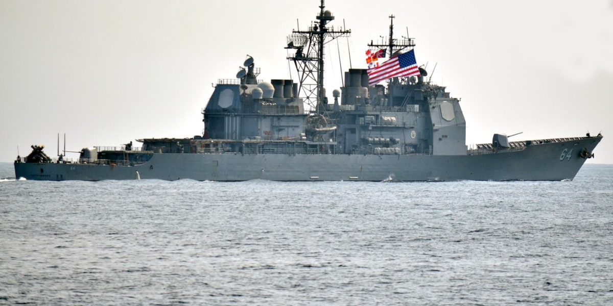 Petrolul urcă, bursele în cădere: Ormuzul, blocat. Doar șase nave, trecere rară