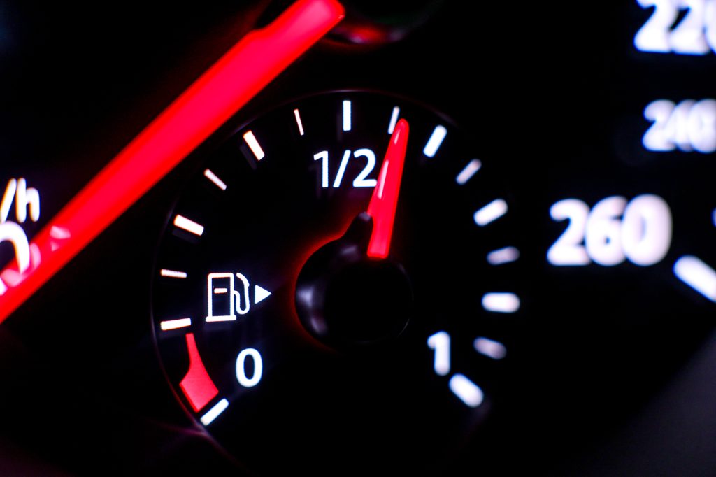 Benzină mai scumpă la Rompetrol: Ce s-a întâmplat la pompă dimineață
