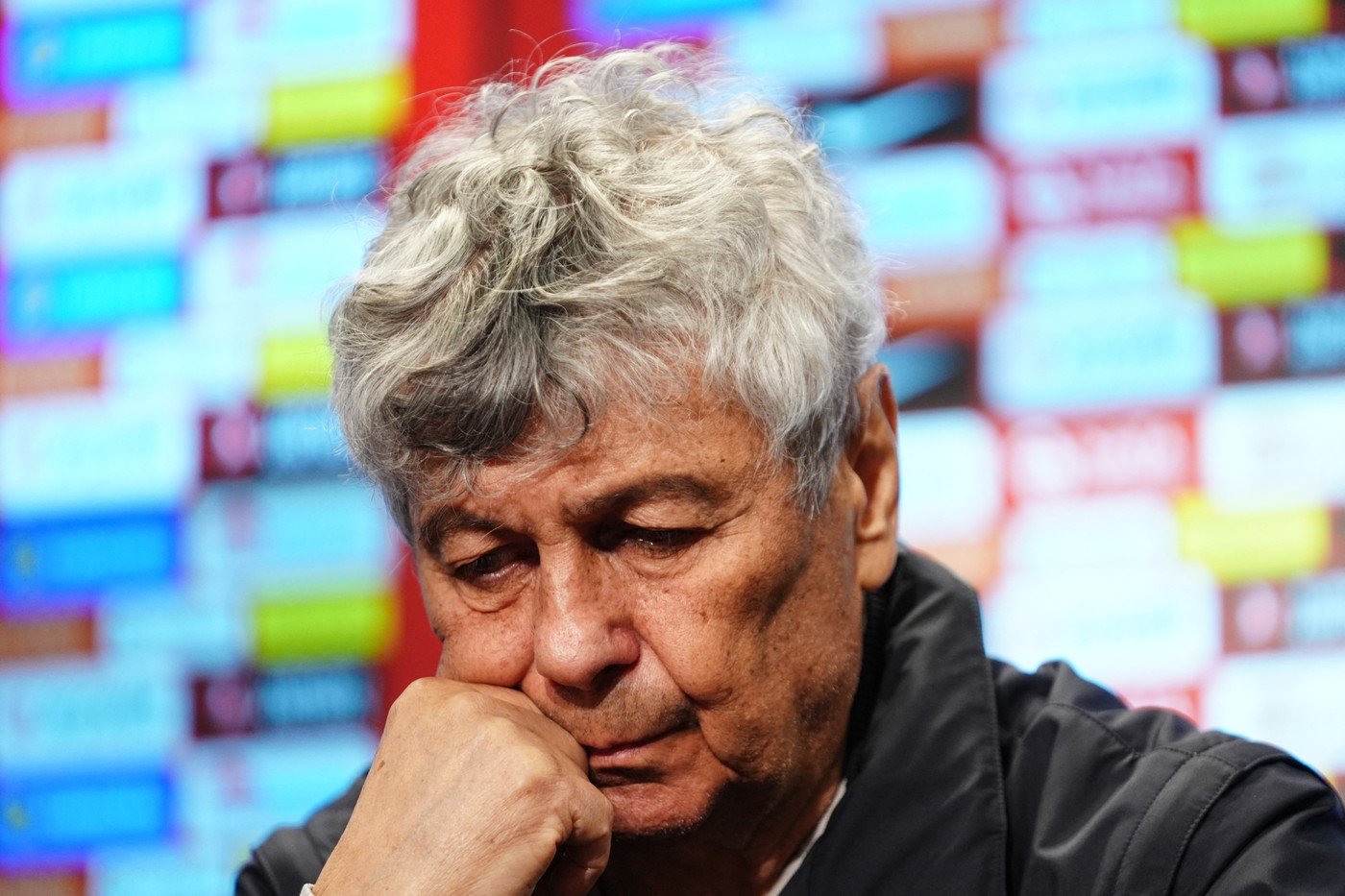 Mircea Lucescu a suferit un infarct miocardic acut, fiind internat la Spitalul Universitar de Urgență din București începând cu 29 martie, și rămâne sub observare