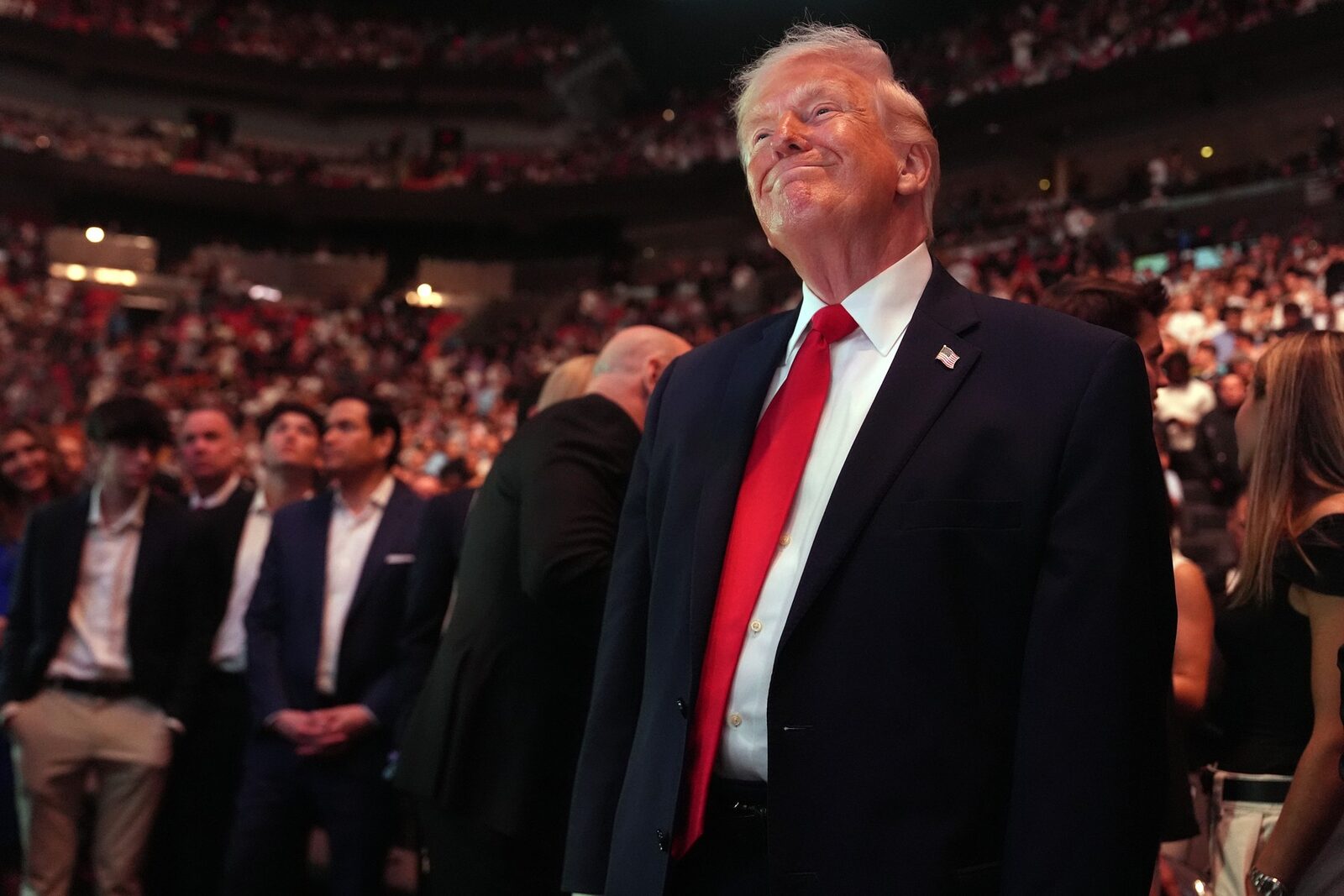 Milionari peste noapte: pariuri pe deciziile lui Donald Trump, cu minute înainte