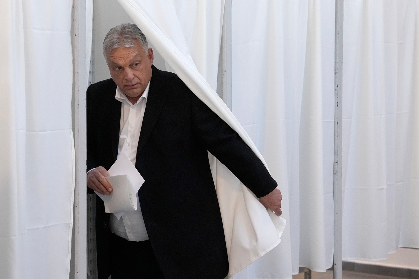 Orban salută scrutinul „democratic”. Opoziția TISZA, pe cale să câștige, conform sondajelor