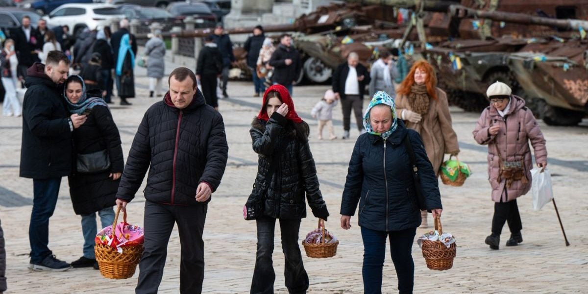 Mii de atacuri într-o singură zi: Zeci de victime civile