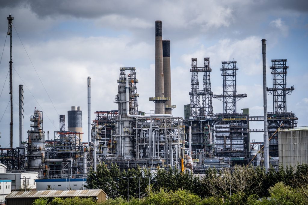 Pierdere COLOSALĂ: 50 de miliarde $ din petrol, „prețul” războiului cu Iranul