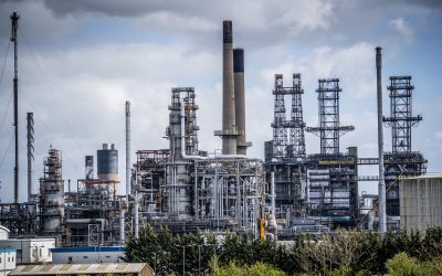 Pierdere COLOSALĂ: 50 de miliarde $ din petrol, „prețul” războiului cu Iranul