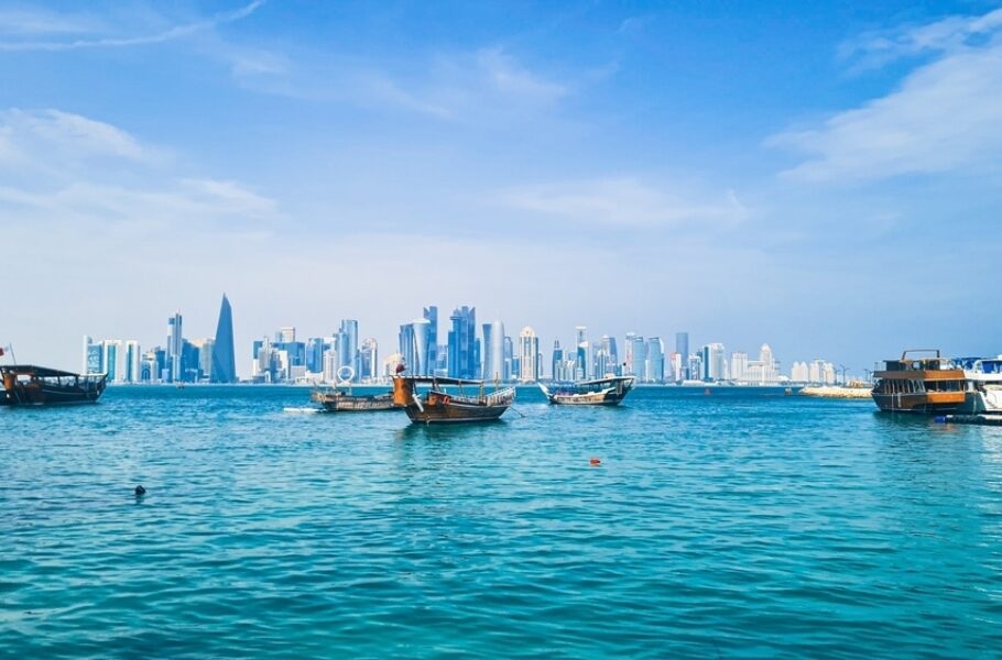 Qatarul revine în forță: Reluă total navigarea maritimă!