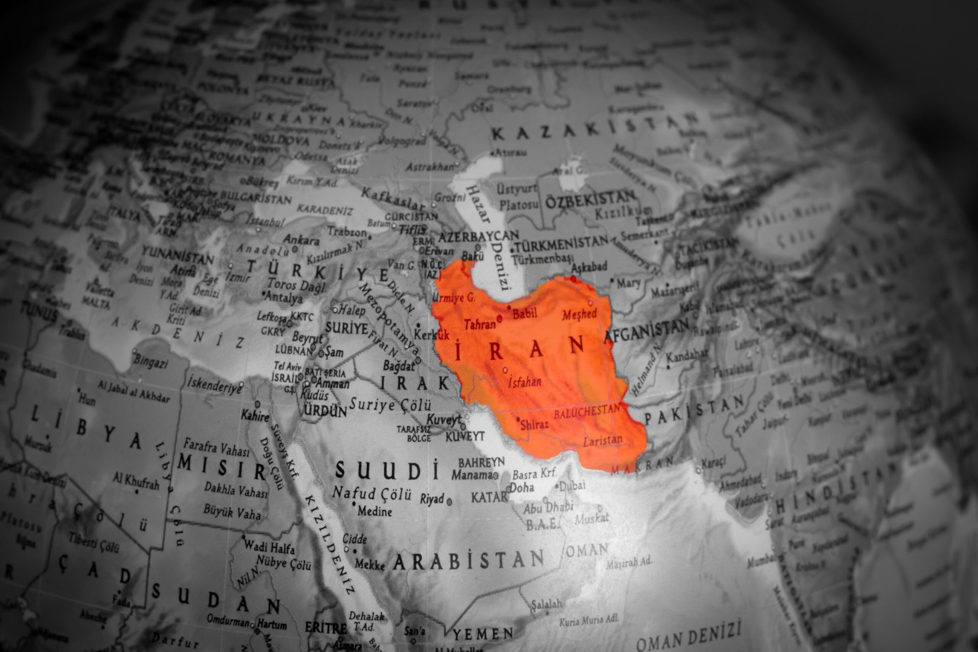 Războiul din Orientul Mijlociu perturbă puternic lanțurile de aprovizionare umanitare Nordul deșertic al Iranului și zonele înconjurătoare sunt grav afectate de conflictul armat, iar consecințele acestuia se resimt la nivel global