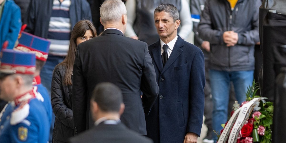 Răzvan Lucescu, un exemplu de tărie în fața durerii Gestul lui Răzvan Lucescu, surprins de echipa editorială a GOLAZO, a emoționat profund