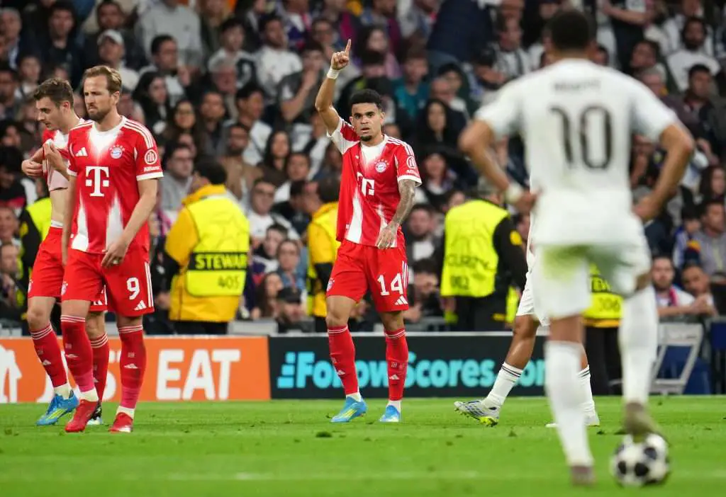 Stelele Real Madrid, impresionate de Manuel Neuer După o performanță remarcabilă în prima manșă a sferturilor de finală din Liga Campionilor, jucătorii de la Real Madrid au avut doar cuvinte de laudă pentru portarul echipei Bayern Munich, Manuel Neuer