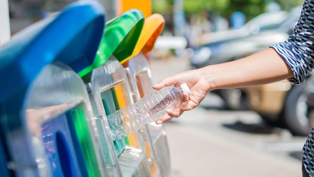 Gunoiul din 31 Martie: Ce NU aruncăm în containerele de reciclare