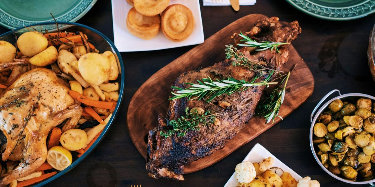 Mielul la cuptor, vedeta mesei de Paște: rețeta pas cu pas