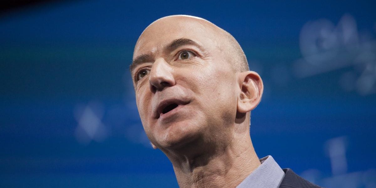 Bezos, cu salariu derizoriu la Amazon: Miliarde cheltuite, venituri mici