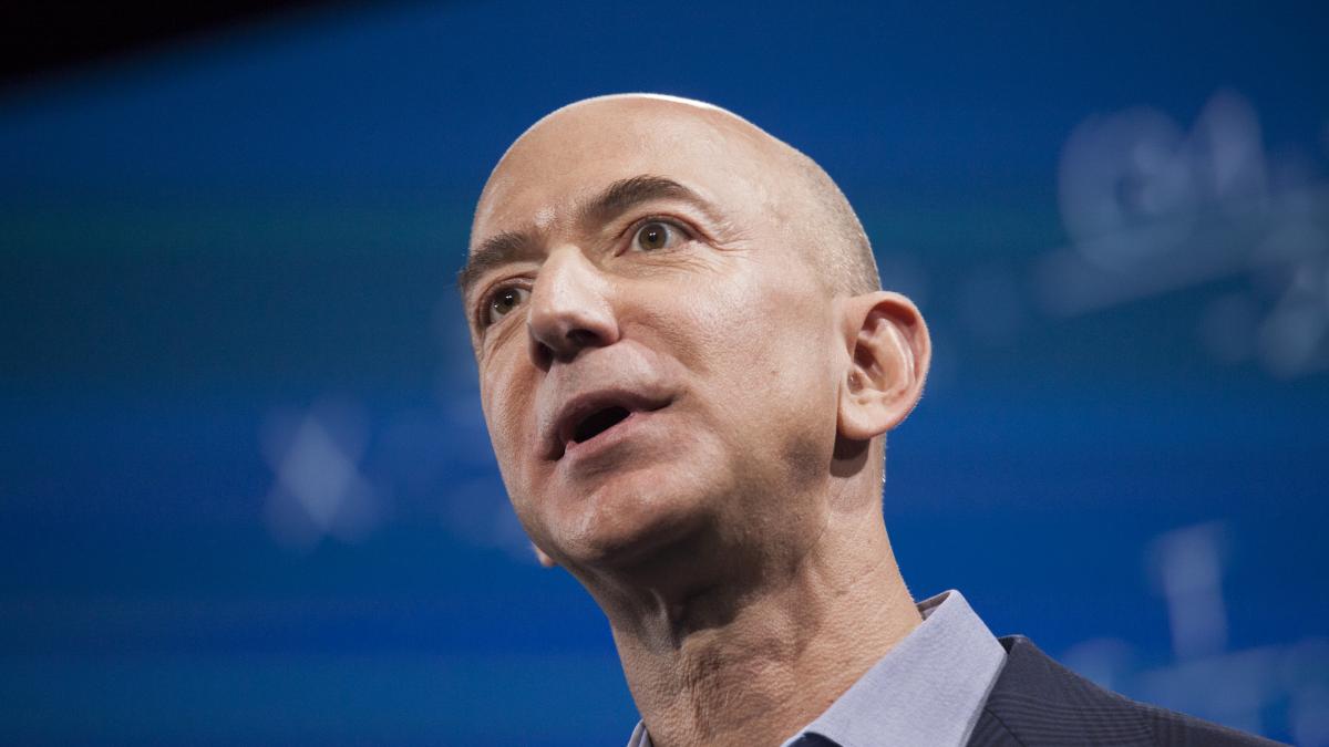 Bezos, cu salariu derizoriu la Amazon: Miliarde cheltuite, venituri mici