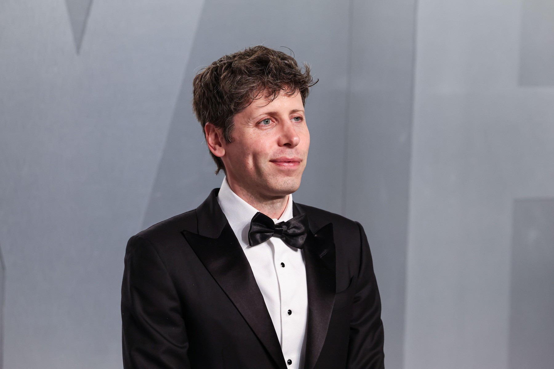 Sam Altman, unul dintre cei mai influenți lideri din domeniul inteligenței artificiale, se află în centrul unor tensiuni și acuzații de manipulare, în contextul unui președinte al industriei aflat sub o atenție tot mai mare