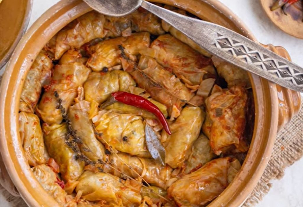 Cum gătește vikingul sarmale? Secretul gustului, față de rețeta din România