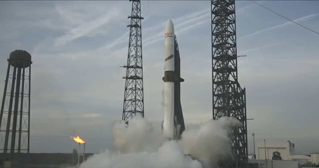 Blue Origin, reușită istorică: New Glenn aterizează motor refolosit. SpaceX, în alertă?
