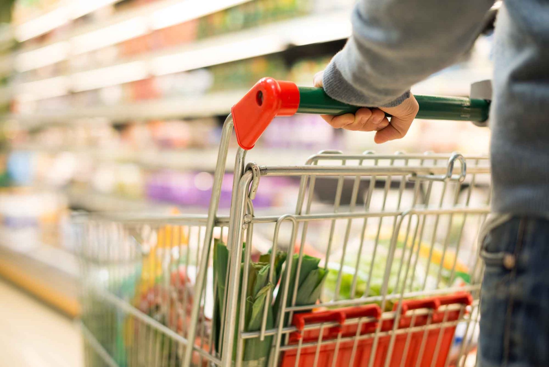 Institutul Național de Statistică (INS) a anunțat o scădere a cifrei de afaceri din comerțul cu amănuntul în luna februarie 2026, comparativ cu lunile anterioare și cu aceeași perioadă a anului precedent