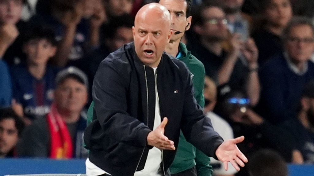 Arne Slot, curajos în UCL: Liverpool riscă totul cu PSG pentru „lucruri speciale”