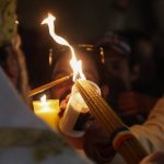 Hristos a Înviat! Imagini spectaculoase de la slujba de Înviere cu Patriarhul Daniel