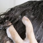 E Păcat Să Te Speli Pe Cap De Paște? Superstiții vs. Realitate