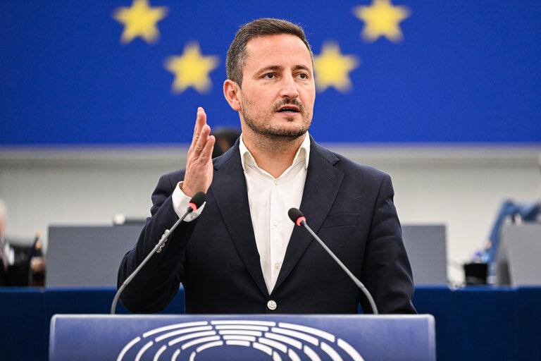 Nicu Ștefănuță, DETALII despre locuințe și tinerii din România