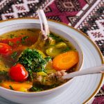 Ciorba de miel „a la Radu Anton”, vedeta meselor de Paște. Rețeta ușoară cucerește gospodinele