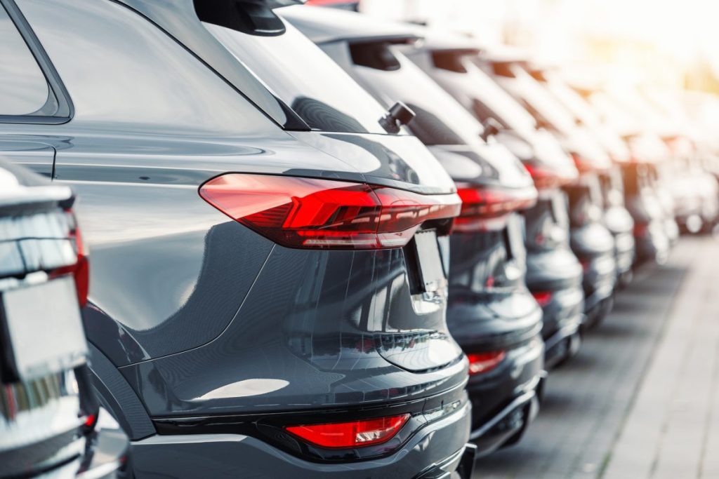 Piața auto din România se transformă: SUV-urile și electricele sunt vedete, dieselul pierde teren Piața auto din România traversează o perioadă de tranziție semnificativă, cu schimbări majore în preferințele consumatorilor și în structura vânzărilor