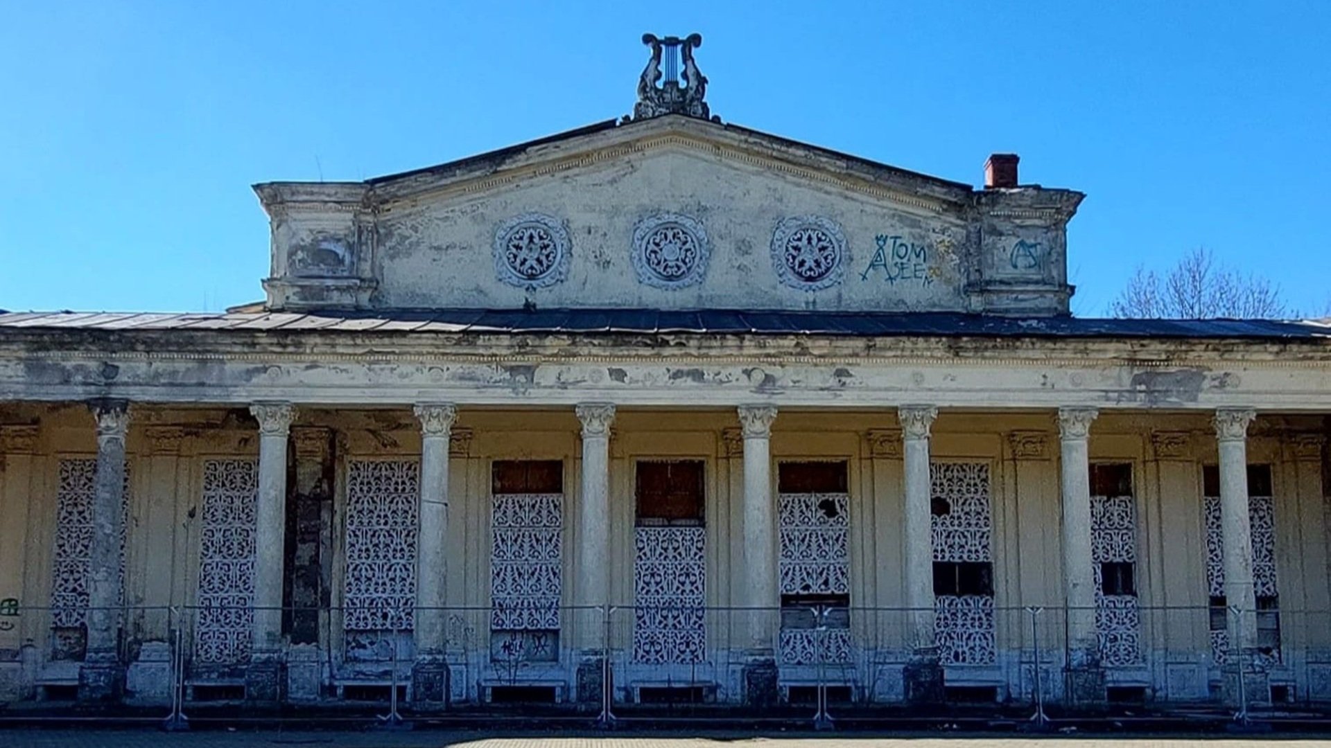 Facturi umflate de peste 15.000 de euro pentru lucrări la Teatrul de Vară Nicolae Bălcescu și ansamblul educațional din Sectorul 1