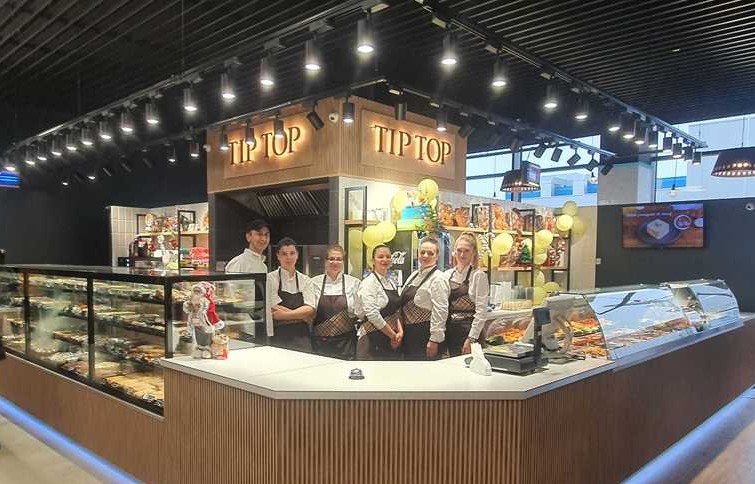 Tip Top, cofetăria-legendă a Bucureștiului, revine după un deceniu de uitare