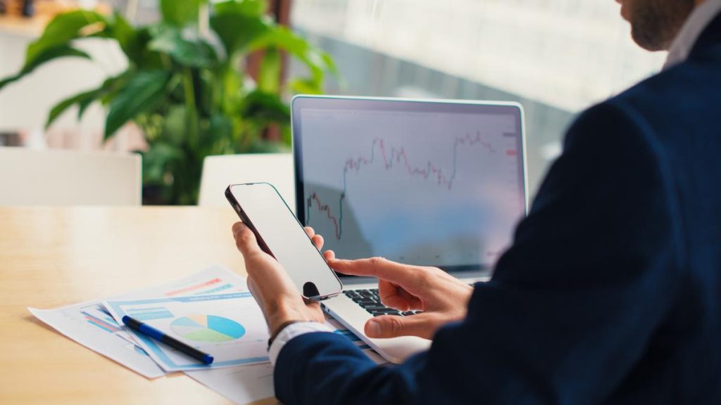 Transgaz, licitație de 2,32 milioane lei pentru telefonie mobilă