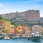 Turiști blocați în Corsica: Porturile, blocate de protestele pe motorină