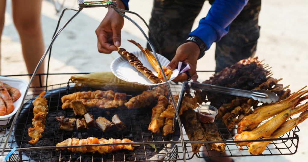 Turistă din UK, șocată: kebab de 1.700 € pe o plajă din Rio!