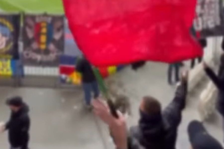 Scandal la meciul Steaua – Sepsi: Mircea, ia-l și pe Gigi! Versuri xenofobe