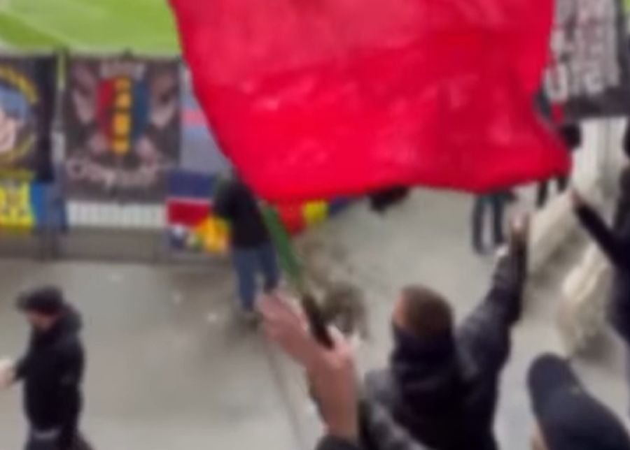 Scandal la meciul Steaua – Sepsi: Mircea, ia-l și pe Gigi! Versuri xenofobe
