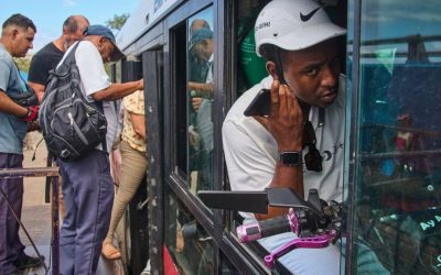 Ciclobusul din Havana: Soluția inovatoare anti-criză de combustibil din Cuba