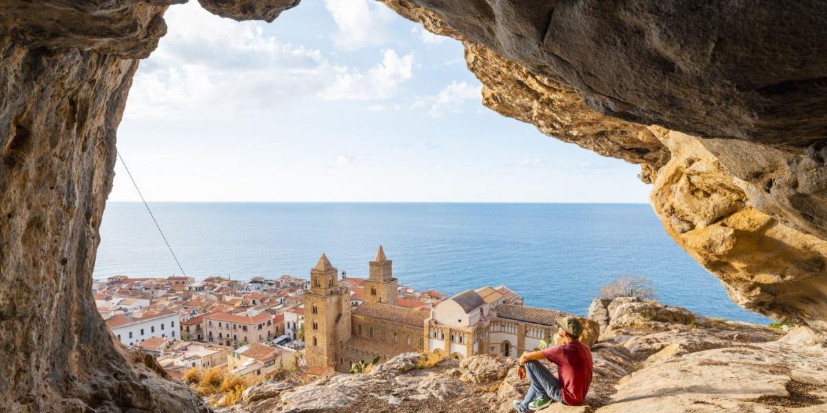 Bărbat din România, casă de vis în Sicilia: a plătit mai puțin ca pe o mașină