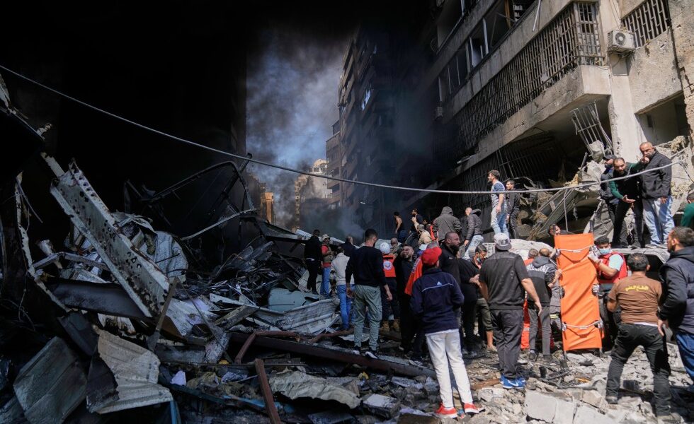 Iran închide Strâmtoarea Hormuz, după ce Israel a lovit Beirutul