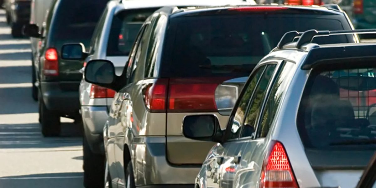 Trafic fluid pe DN1 în prima dimineață a minivacanței pascale La ora 7:00, circulația pe Drumul Național 1 (DN1), între Ploiești și Brașov, se desfășura fără probleme majore, cu un trafic redus, specific dimineților de sărbătoare