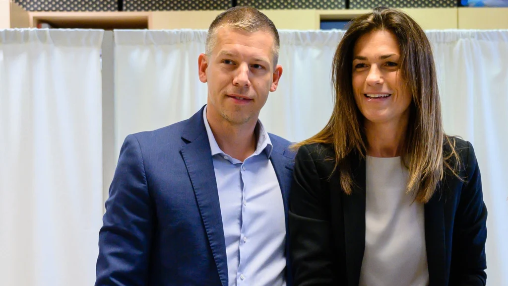 Cuțit în casă: teroare pentru o mamă și copiii săi, moment de groază