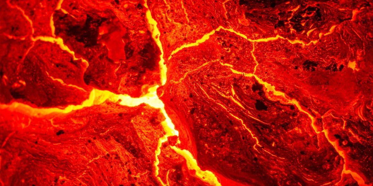 Un vulcan periculos, gata să erupă: magma crește în secret