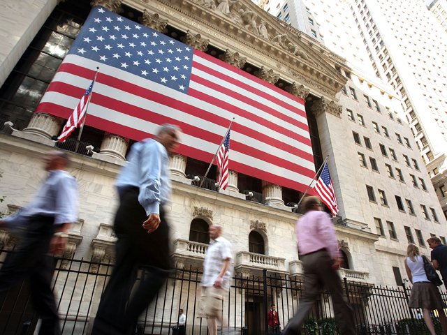 Bomba în industria creditelor: Investitori vor să retragă miliarde, analiștii trag semnalul de alarmă