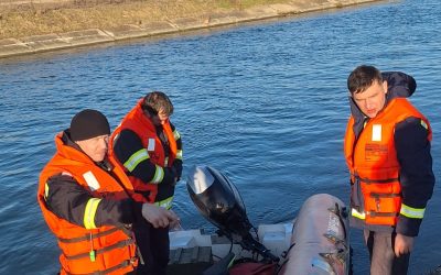 Bărbat, căzut în lacul din Prahova: Operațiuni de salvare în curs