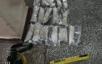 Opt kilograme de droguri la percheziții: Patru persoane, reținute