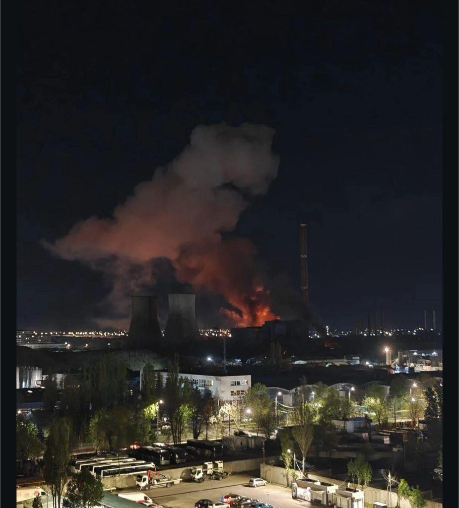 București: Explozie la CET Vest, 30 de tone de ulei în flăcări, Arafat anunță