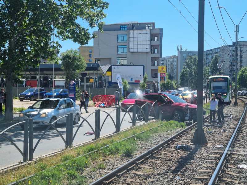 Accident pe Șoseaua Virtuții: Tramvaie blocate pe linia 41 spre Piața Presei