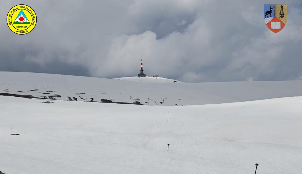 Bucegi, închise de urgență: Ploi, ninsori și viscol amenință traseele turistice